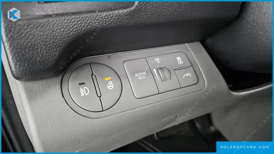 HYUNDAI STAREX VAN 5-SEATER
