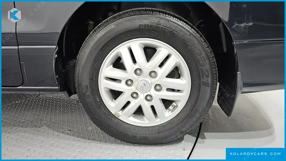 HYUNDAI STAREX VAN 5-SEATER
