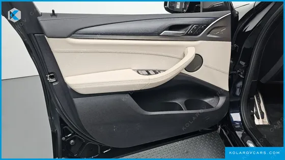 BMW IX3 M SPORTS