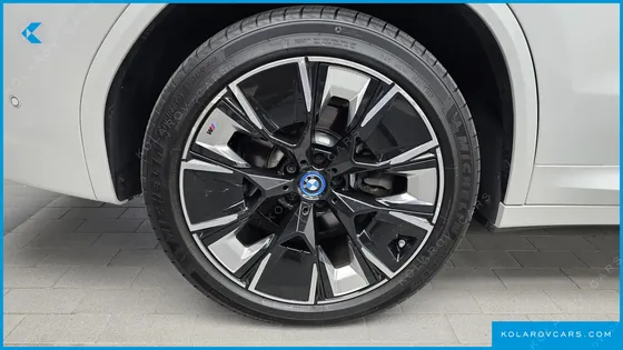 BMW IX3 M SPORTS