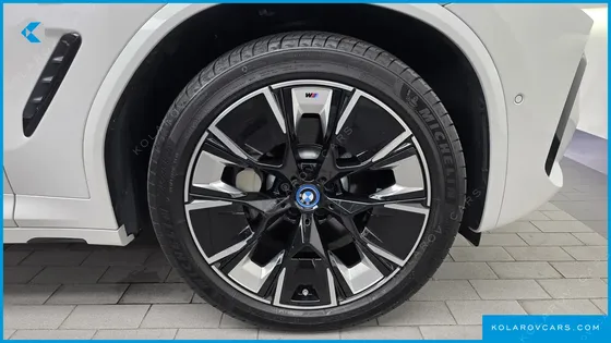 BMW IX3 M SPORTS