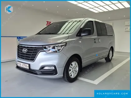 HYUNDAI STAREX VAN 5-SEATER