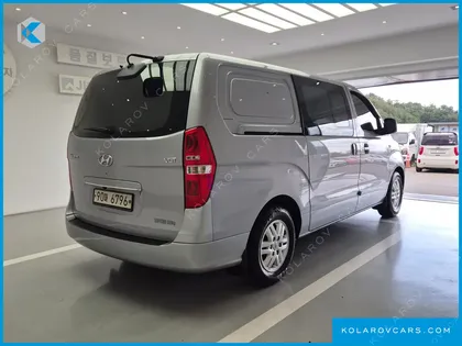 HYUNDAI STAREX VAN 5-SEATER