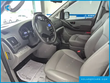 HYUNDAI STAREX VAN 5-SEATER