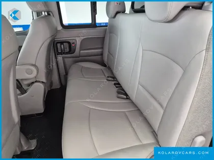 HYUNDAI STAREX VAN 5-SEATER