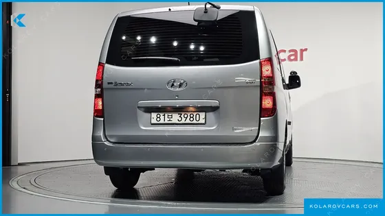 HYUNDAI STAREX VAN 3-SEATER
