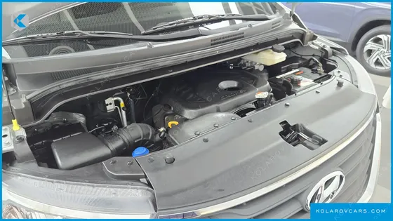 HYUNDAI STAREX VAN 3-SEATER
