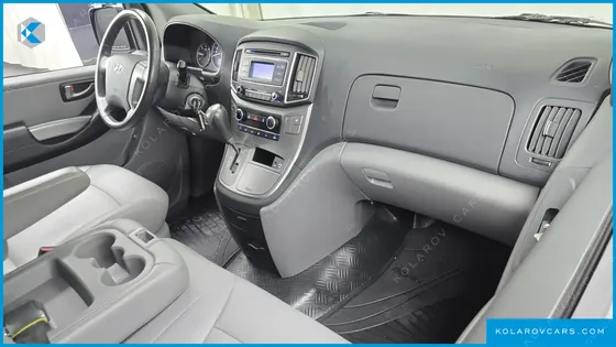 HYUNDAI STAREX VAN 3-SEATER