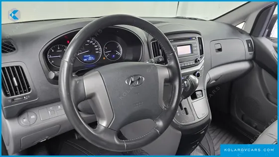 HYUNDAI STAREX VAN 3-SEATER