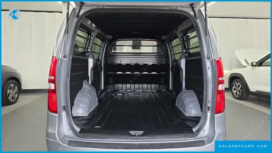 HYUNDAI STAREX VAN 3-SEATER