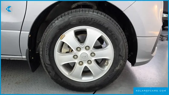 HYUNDAI STAREX URBAN 9-SEATER