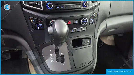 HYUNDAI STAREX URBAN 9-SEATER