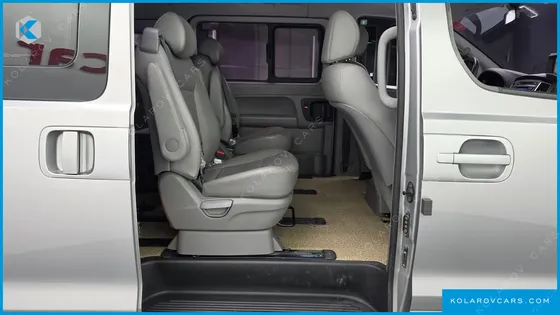HYUNDAI STAREX URBAN 9-SEATER