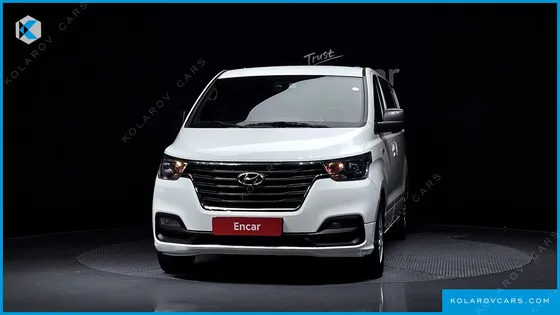 HYUNDAI STAREX VAN 5-SEATER