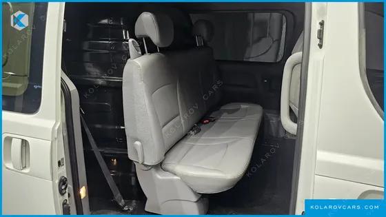 HYUNDAI STAREX VAN 5-SEATER