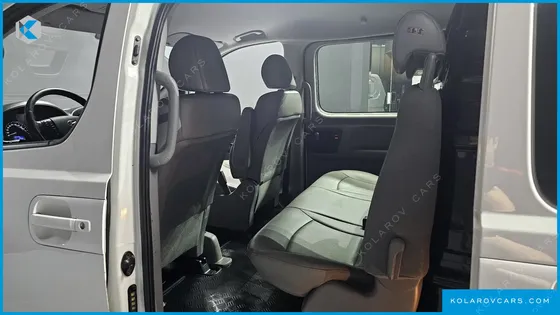 HYUNDAI STAREX VAN 5-SEATER