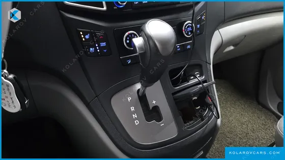 HYUNDAI STAREX URBAN 9-SEATER