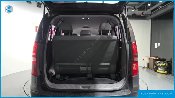 HYUNDAI STAREX URBAN 9-SEATER