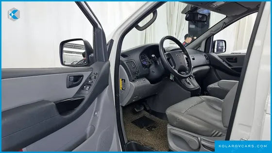 HYUNDAI STAREX WAGON 11-SEATER