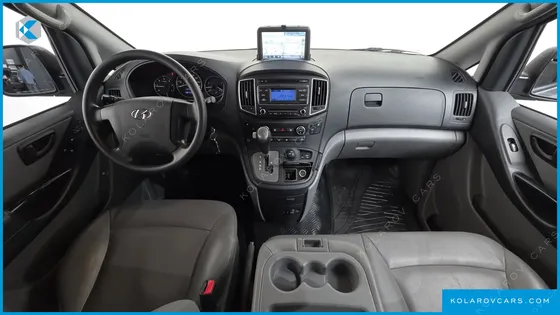 HYUNDAI STAREX 4WD WAGON 12-SEATER