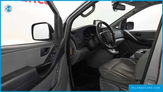 HYUNDAI STAREX 4WD WAGON 12-SEATER