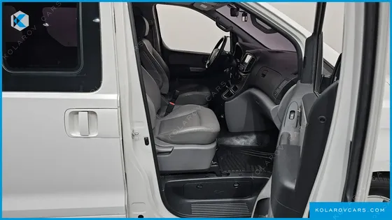 HYUNDAI STAREX WAGON 11-SEATER