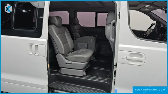 HYUNDAI STAREX WAGON 11-SEATER