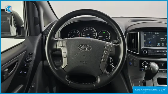 HYUNDAI STAREX WAGON 11-SEATER