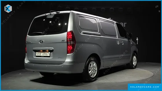 HYUNDAI STAREX VAN 3-SEATER