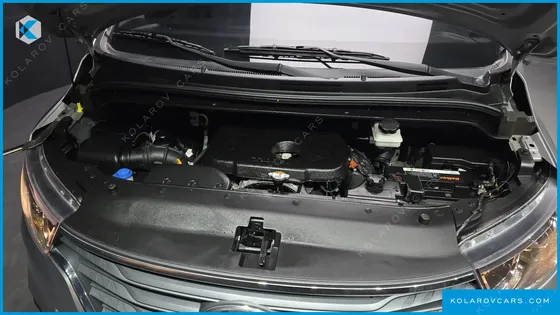 HYUNDAI STAREX VAN 3-SEATER