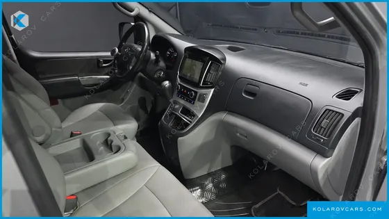 HYUNDAI STAREX VAN 3-SEATER