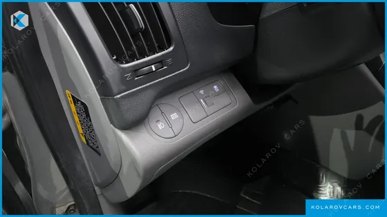 HYUNDAI STAREX VAN 3-SEATER
