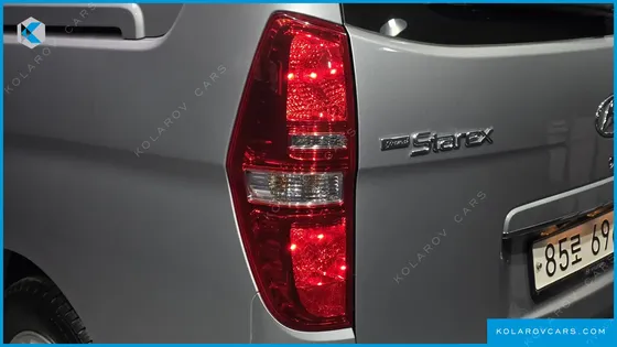 HYUNDAI STAREX VAN 3-SEATER