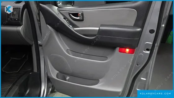 HYUNDAI STAREX VAN 3-SEATER