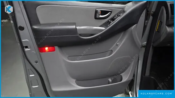 HYUNDAI STAREX VAN 3-SEATER