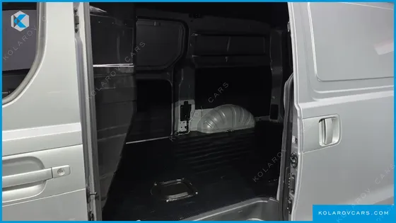 HYUNDAI STAREX VAN 3-SEATER