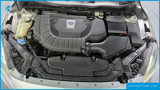 VOLVO V40 D4