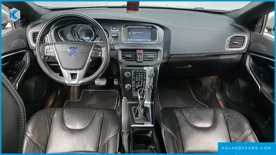 VOLVO V40 D4