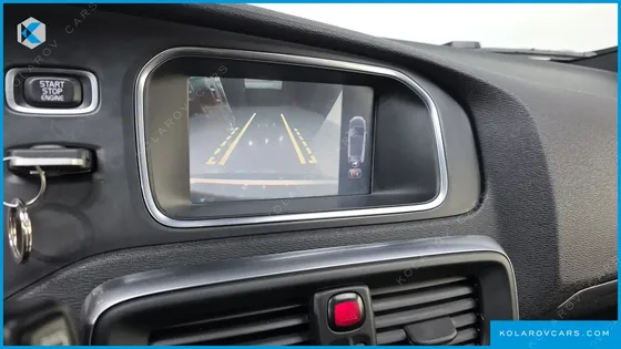 VOLVO V40 D4