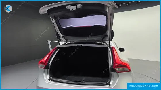 VOLVO V40 D4