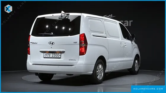 HYUNDAI STAREX VAN 3-SEATER