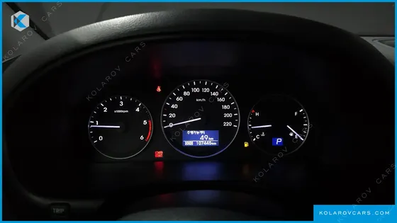 HYUNDAI STAREX VAN 3-SEATER