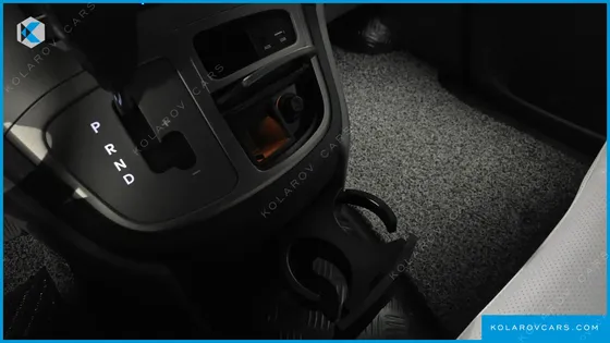 HYUNDAI STAREX VAN 3-SEATER