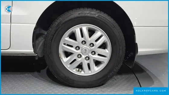 HYUNDAI STAREX VAN 3-SEATER