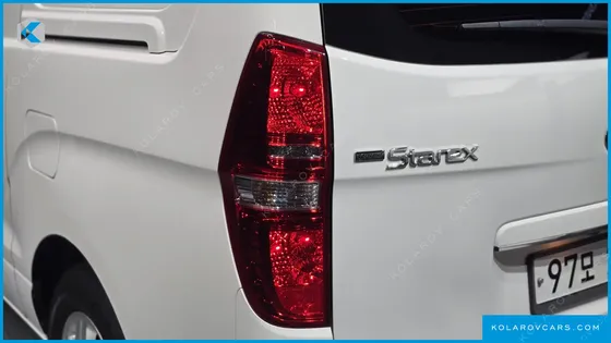 HYUNDAI STAREX VAN 3-SEATER