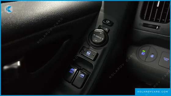 HYUNDAI STAREX VAN 3-SEATER