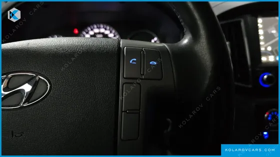 HYUNDAI STAREX VAN 3-SEATER