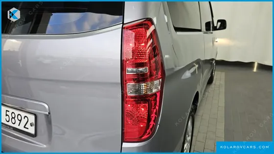 HYUNDAI STAREX VAN 3-SEATER LPI