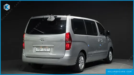 HYUNDAI STAREX VAN 5-SEATER