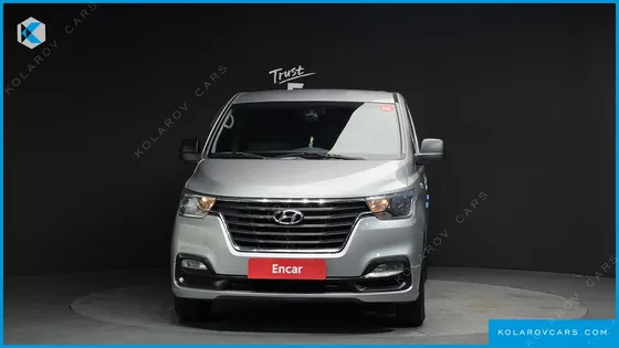 HYUNDAI STAREX VAN 5-SEATER
